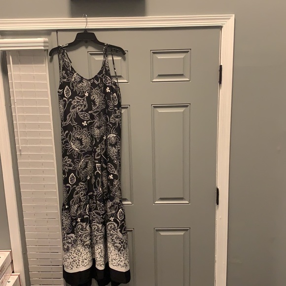 New Express Floral Tie Strap Maxi Dress - Size L - Picture 6 of 8